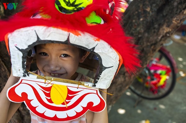 Unicorn head making booms ahead of full-moon festival - ảnh 12